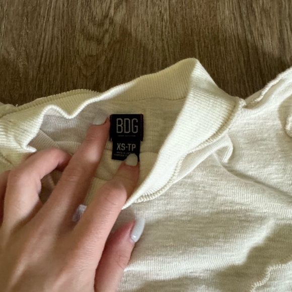 BDG Katie Seamed Baby Tee🤍🆕NWOT - Picture 7 of 8